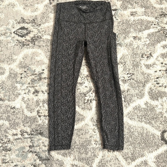 Athleta Ultimate Stash Textured 7/8 Leggings - Picture 1 of 9
